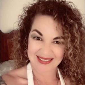 Meet your Posher, Edith